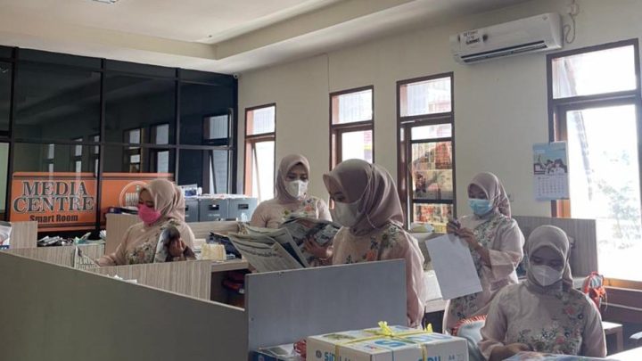 Humas Protokol Pemkot Parepare Kompak Berpakaian Adat Meriahkan HUT Kota ke-61 Protokol Parepare