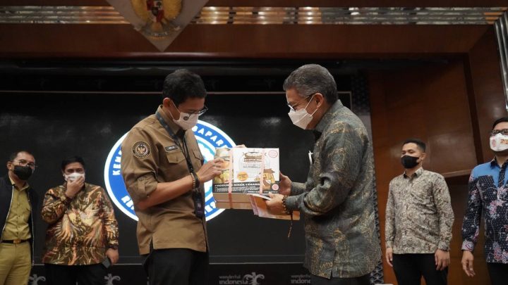 Sandiaga Uno