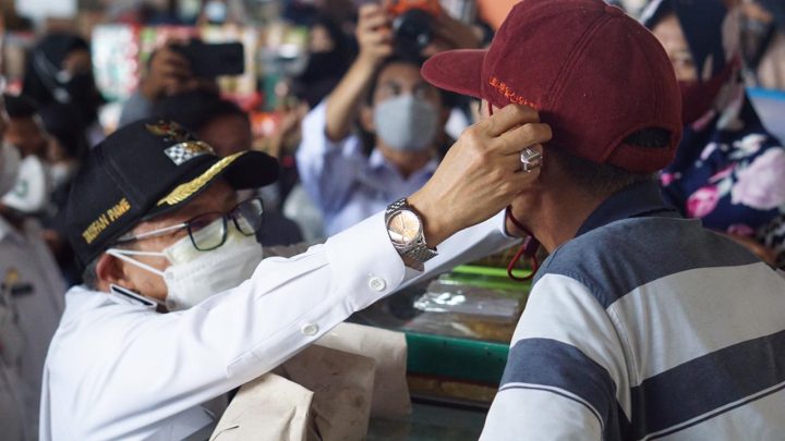 Taufan Pawe Sidak Pusat Perbelanjaan Agar Taat Prokes Taufan Pawe