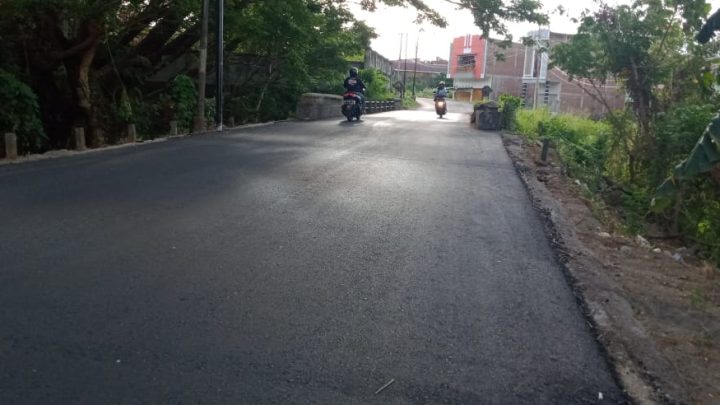 Warga Puji Perbaikan Jalan Poros Wekke'e, Katanya Mulus dan Nyaman Dilalui