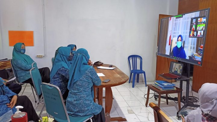 Buka Sosialisasi PAUD HI, Erna Rasyid Taufan Ingatkan Pendidik Edukasi Anak Perihal Covid-19 TP PKK