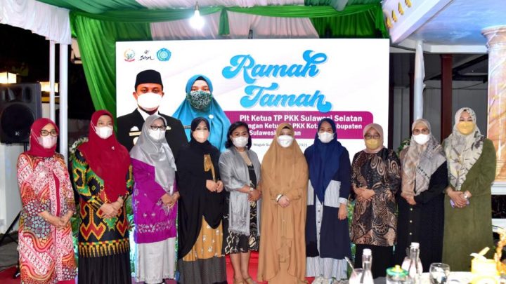 Bersama Ketua TP PKK Se Sulsel, Erna Rasyid Taufan Dijamu Naoemi Octarina di Rujab Wagub Kota Parepare
