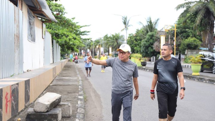 Manfaatkan Waktu Libur, Taufan Pawe Sapa Warganya Dengan Berolahraga Bersama CEO PSM Makassar Kota Parepare