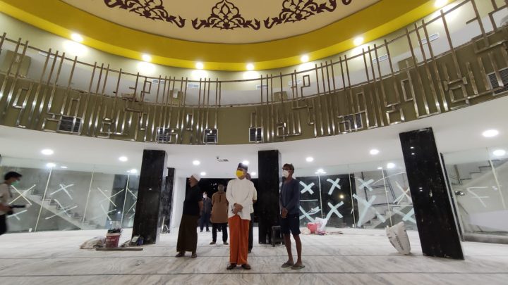 Pengerjaan Siang dan Malam, Wali Kota Parepare Sempatkan Pantau Masjid Terapung BJ Habibie Usai Salat Tarawih