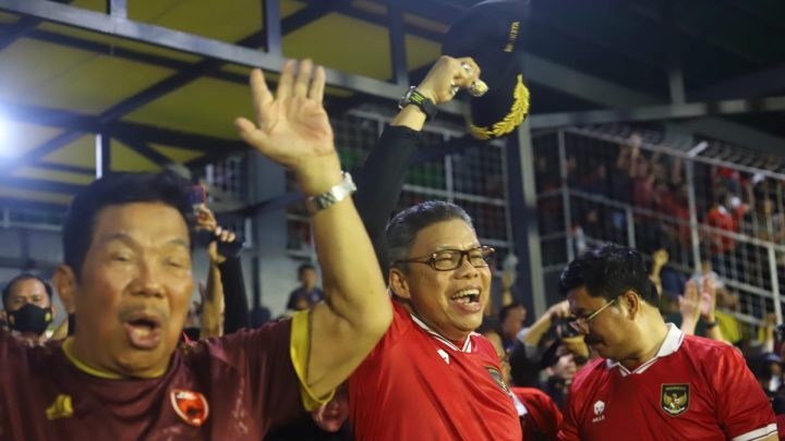 Saksikan Pertandingan PSM vs Persija, Taufan Pawe Nobar Bersama Aksa Mahmud dan Wakapolda Pemkot Parepare