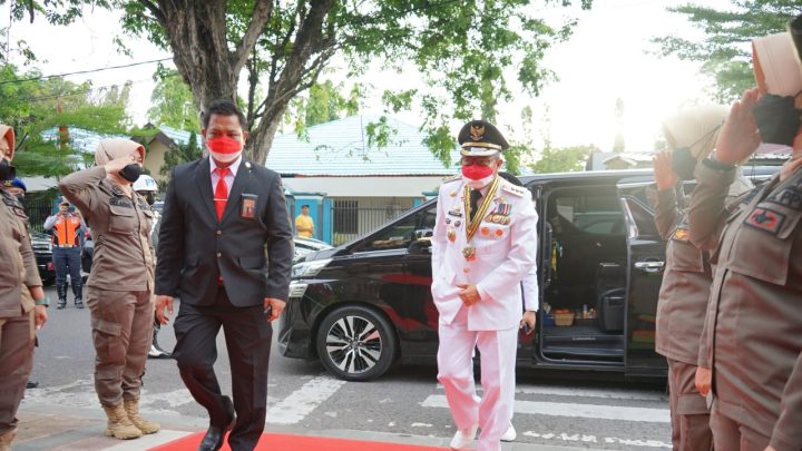 Taufan Pawe Serahkan Remisi Kepada 480 Narapidana di Lapas Parepare