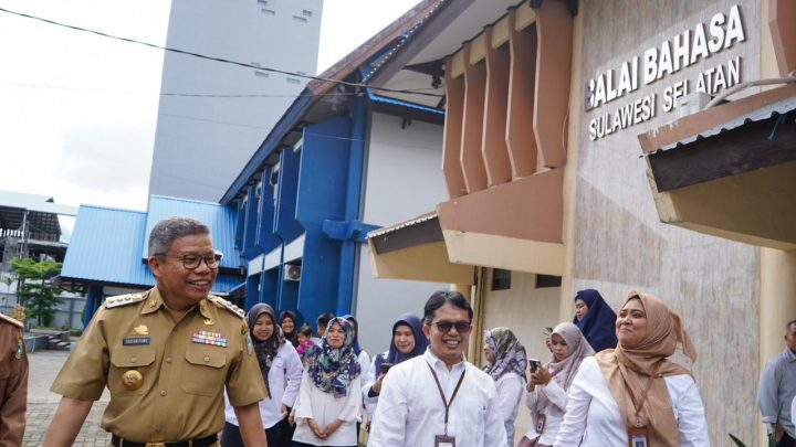 Taufan Pawe Terima Penghargaan Pelestarian Bahasa Daerah dari Menteri Pendidikan Pemkot Parepare