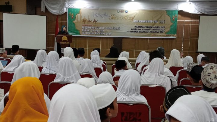 Erna Rasyid Taufan Kukuhkan Majelis Anak Saleh Tingkat Kecamatan Bacukiki Barat Pemkot Parepare