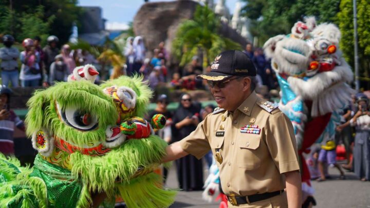 Lepas Peserta Pawai Budaya, Taufan Pawe Sebut Komitmen Wujudkan Parepare Cinta Budaya Pemkot Parepare