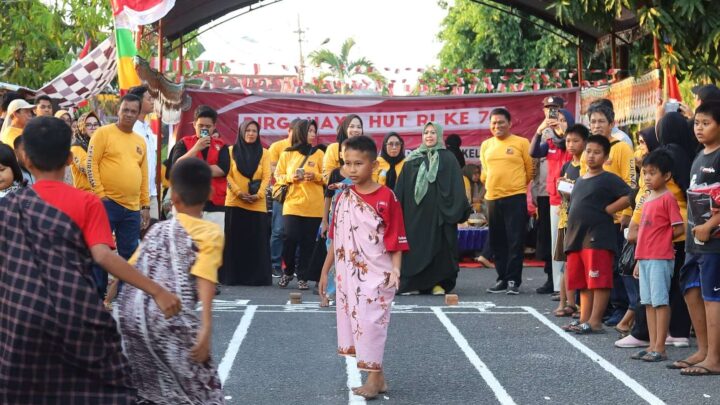 Buka Porseni Tingkat Kelurahan Ujung Bulu, Erna Rasyid Taufan Sempatkan Buat Kuis dan Bermain Bola Pemkot Parepare