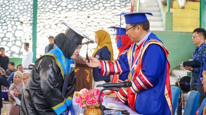 Umpar Wisuda 596 Mahasiswa dari Tiga Tingkatan Pendidikan