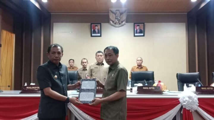Ranperda Pertanggungjawaban APBD 2023 Diserahkan Langsung Pj Akbar Ali Kepada DPRD Parepare Pemkot Parepare