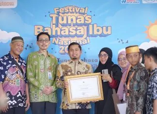 Revitalisasi bahasa daerah