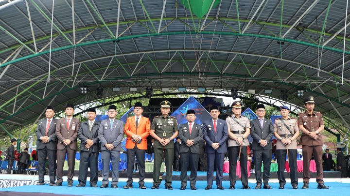 Hardiknas 2026 di Lapangan Andi Makkasau, Tasming Hamid Ajak Perkuat Kolaborasi Pendidikan Hardiknas 2026