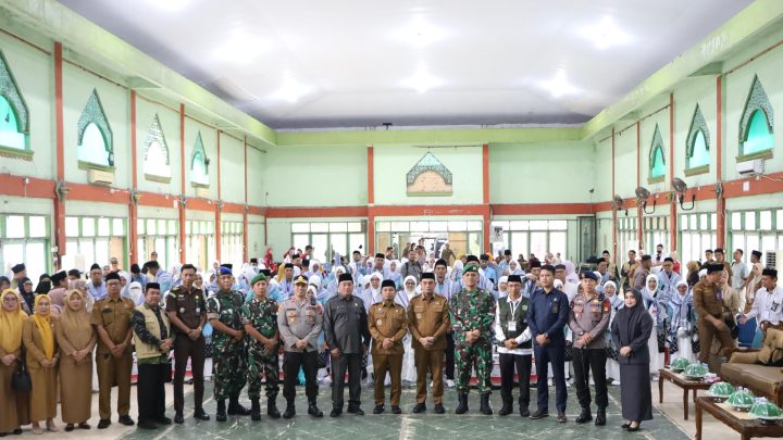 92 Jamaah Calon Haji Parepare Dilepas ke Tanah Suci, Tasming Hamid: Ini Panggilan Istimewa dari Allah 92 JCH Parepare