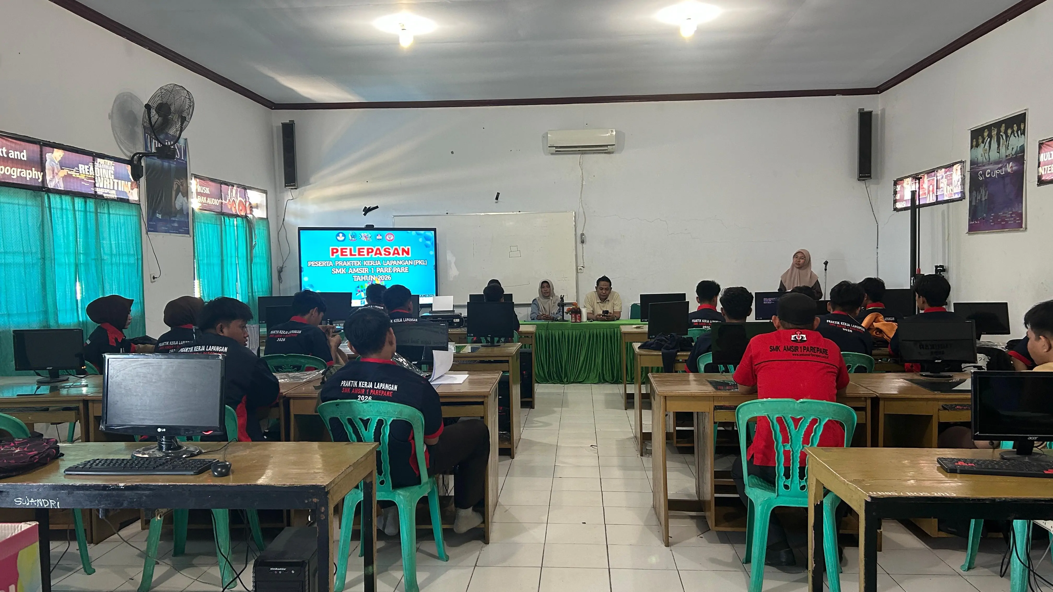 Pengurus Yayasan Perguruan Amsir Lepas Peserta PKL Tahun Pelajaran 2026, Ajak Kedepankan Profesional dan Siapkan Mental
