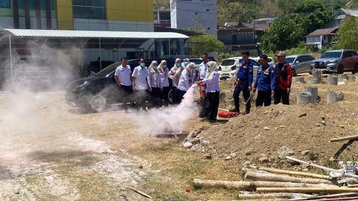RSUD dr. Hasri Ainun Habibie Parepare Gelar Pelatihan Code Red dan Simulasi Kebakaran